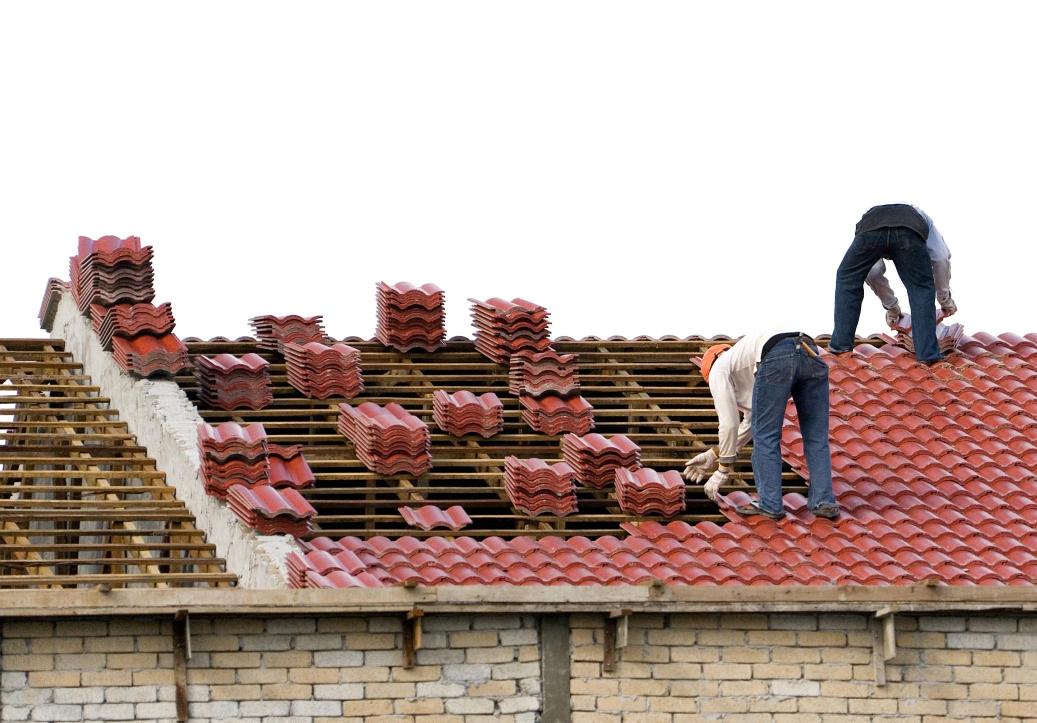 How to Avoid Common Mistakes When Hiring a Roofing Contractor