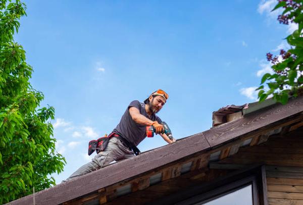 Roofing Projects Made Easy with Contractors Near You